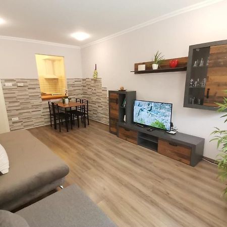Carpe Diem Apartment ハイデゥソボスロー エクステリア 写真