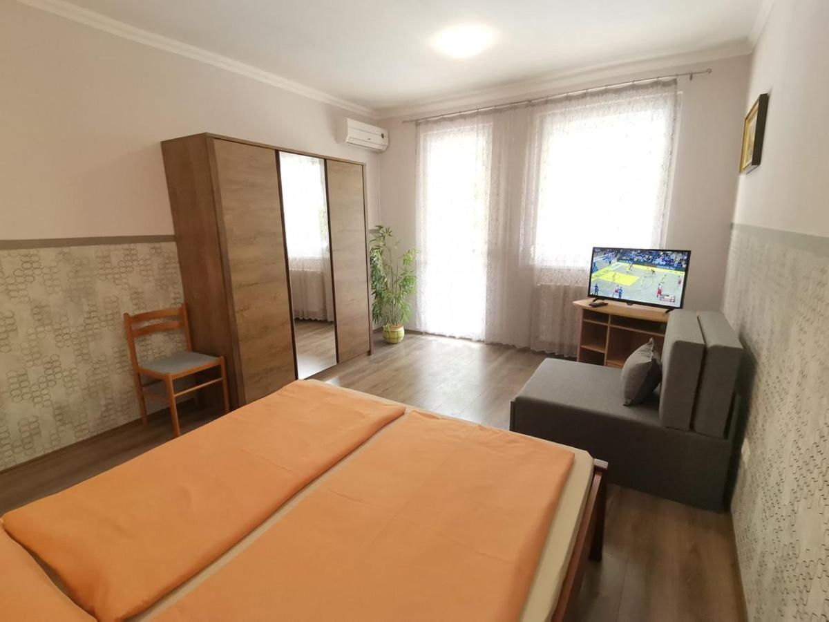 Carpe Diem Apartment ハイデゥソボスロー エクステリア 写真