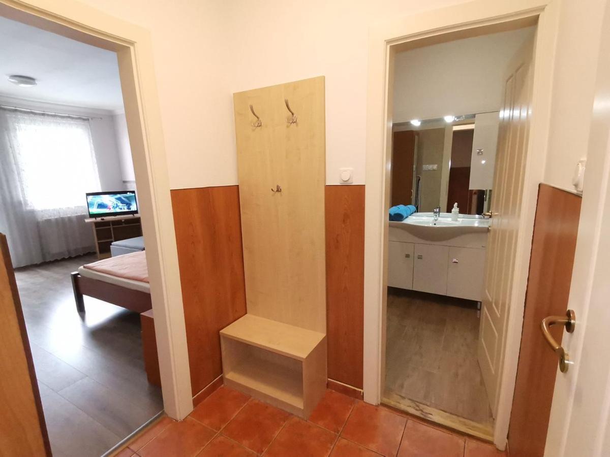 Carpe Diem Apartment ハイデゥソボスロー エクステリア 写真
