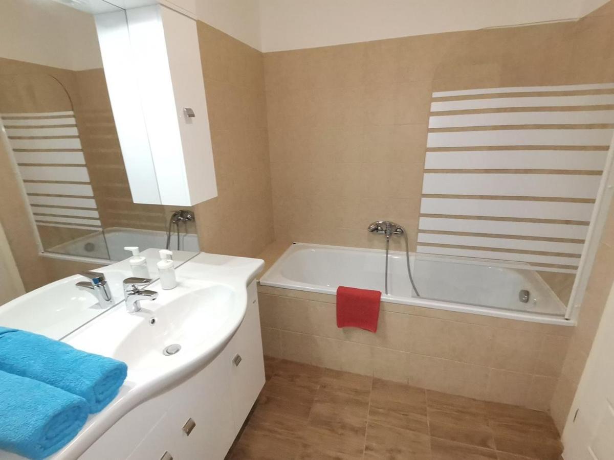 Carpe Diem Apartment ハイデゥソボスロー エクステリア 写真