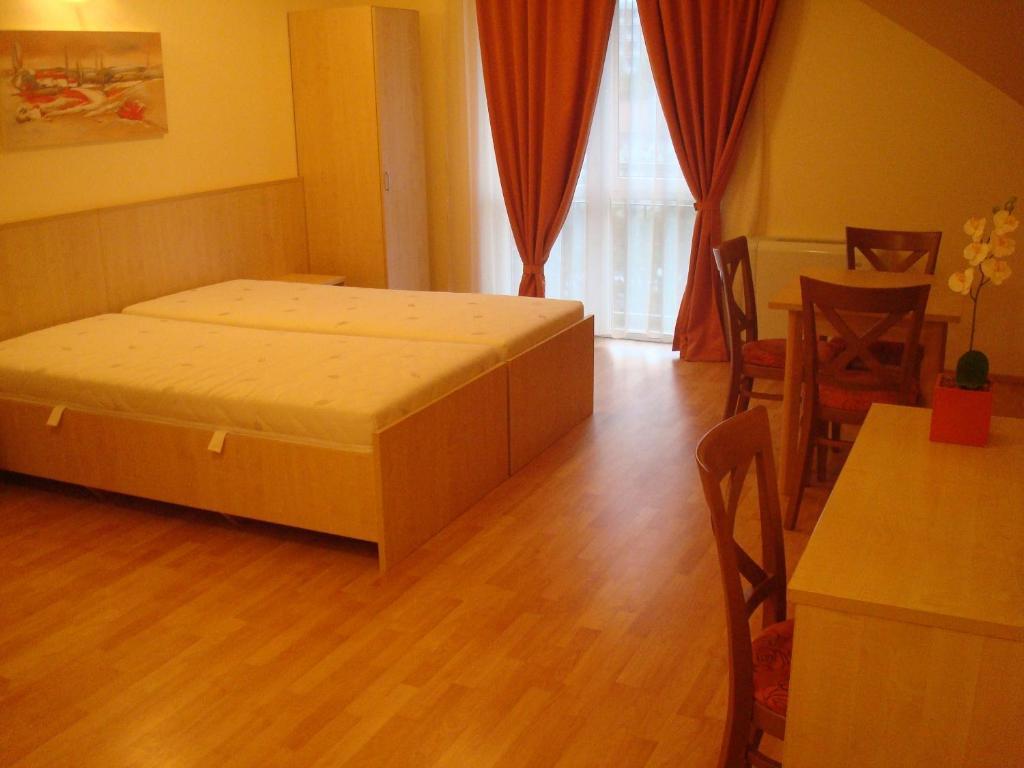 Carpe Diem Apartment ハイデゥソボスロー 部屋 写真