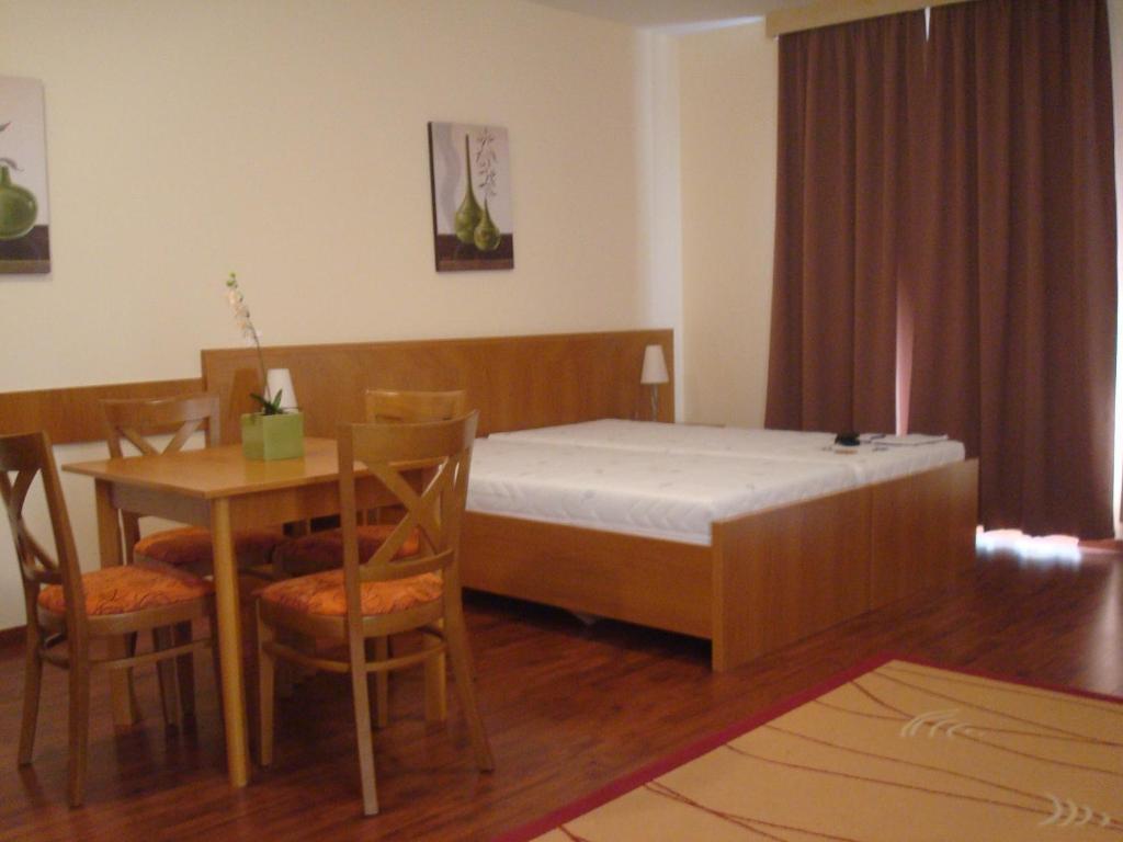 Carpe Diem Apartment ハイデゥソボスロー 部屋 写真
