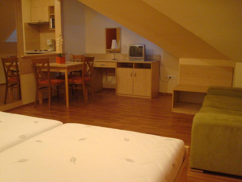 Carpe Diem Apartment ハイデゥソボスロー 部屋 写真