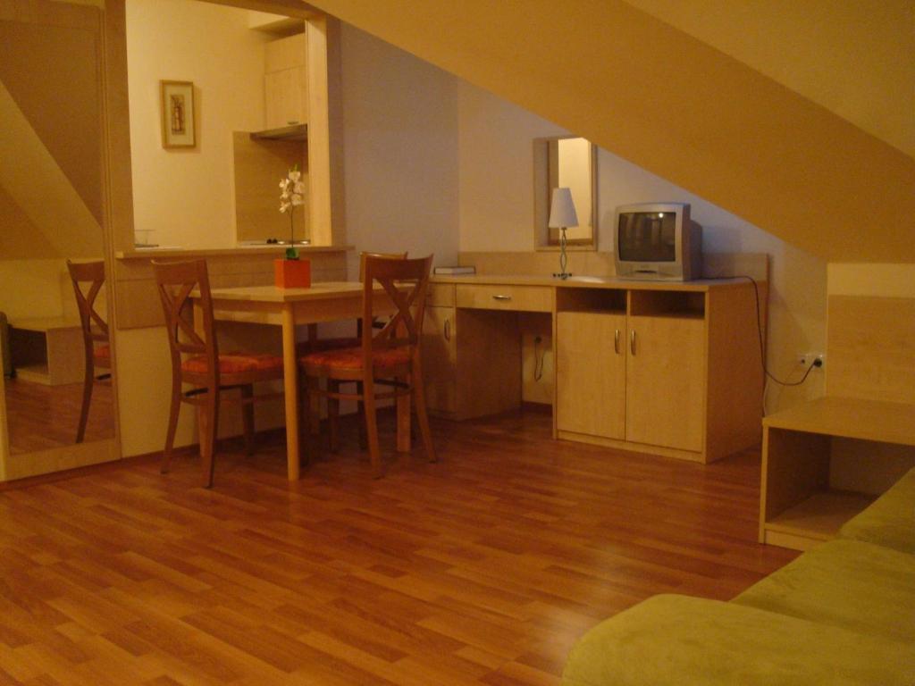 Carpe Diem Apartment ハイデゥソボスロー 部屋 写真