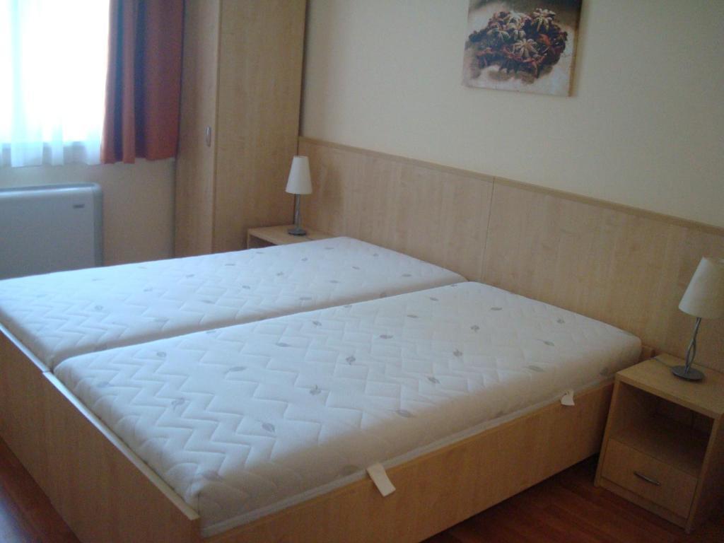 Carpe Diem Apartment ハイデゥソボスロー 部屋 写真