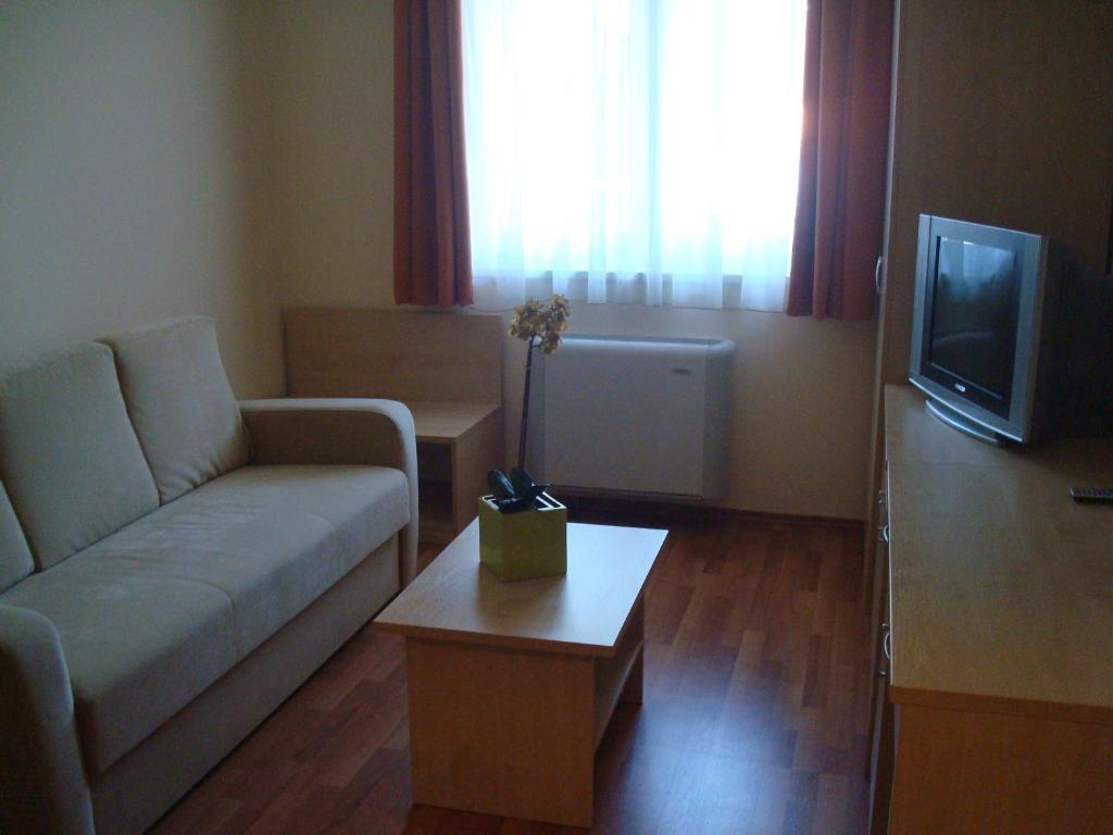 Carpe Diem Apartment ハイデゥソボスロー 部屋 写真