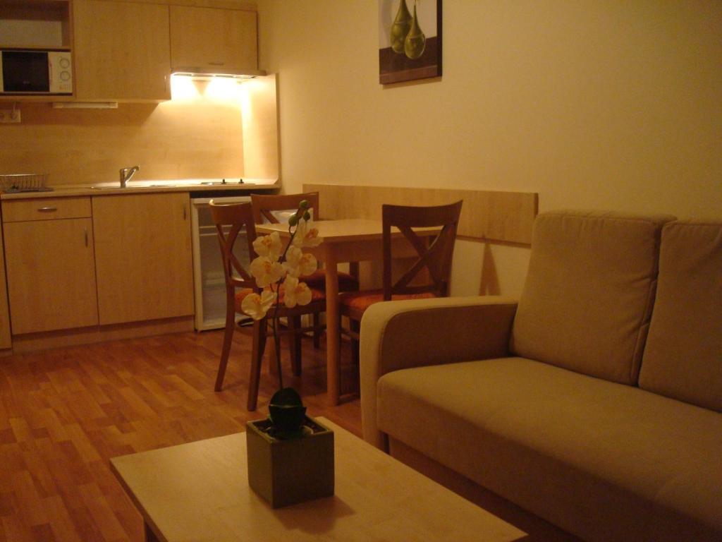 Carpe Diem Apartment ハイデゥソボスロー 部屋 写真
