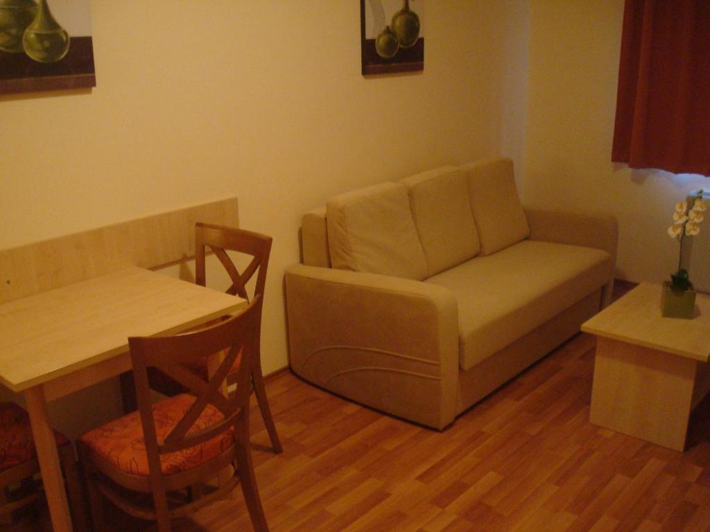 Carpe Diem Apartment ハイデゥソボスロー 部屋 写真